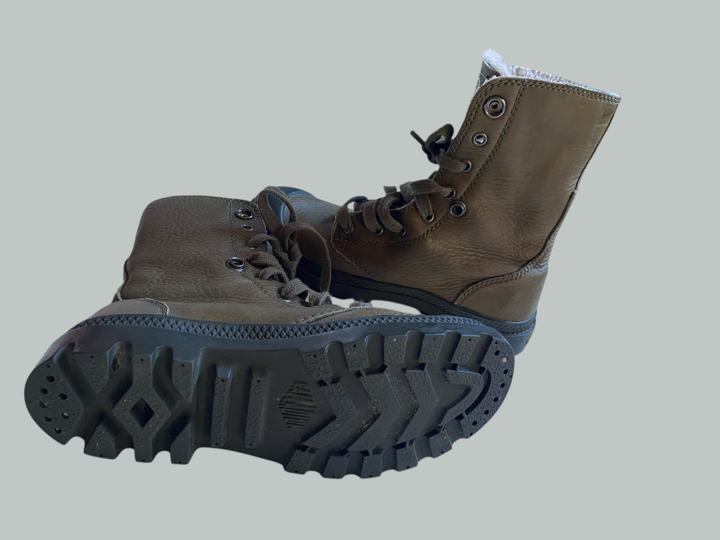 Fleece lined olive green leather boots 6US women's (37 EU) | Palladium