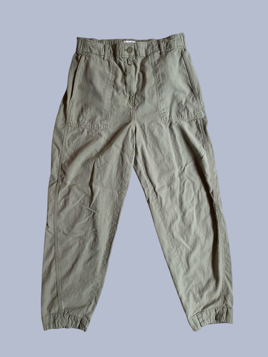 Barrel chino pants women's medium | Banana Republic