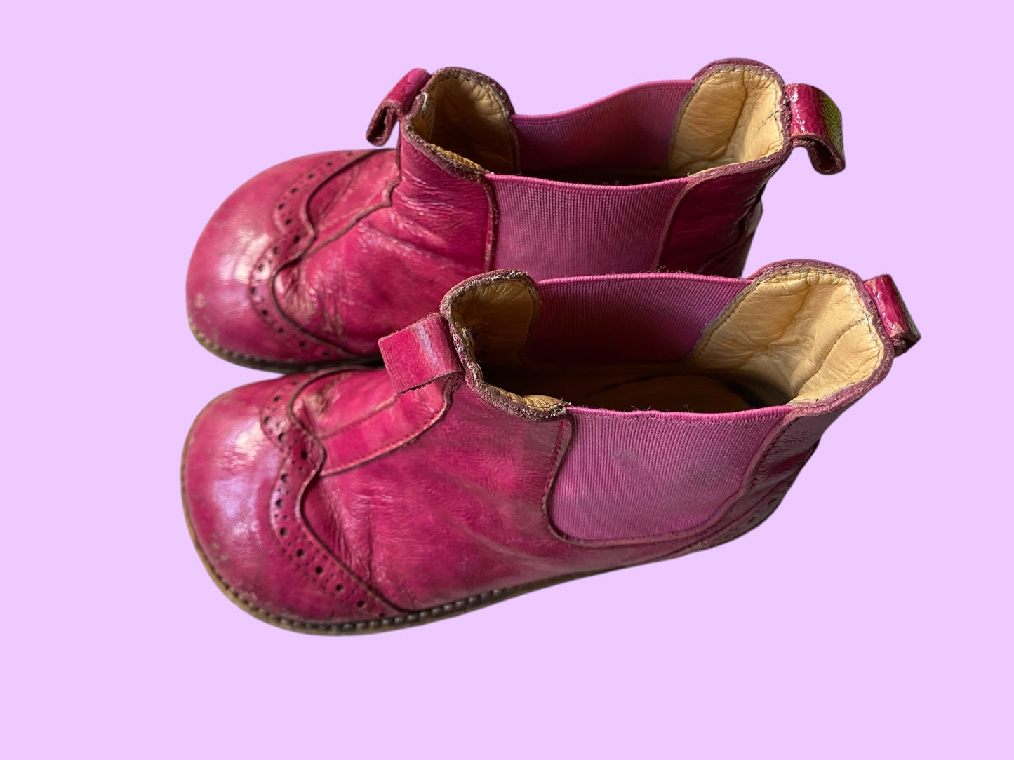 Hot pink shiny leather Chelsea boots 9.5 US Little Kid | Angulus