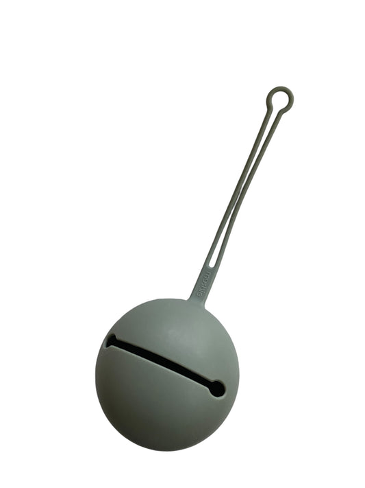 Silicone pacifier holder | Mushie